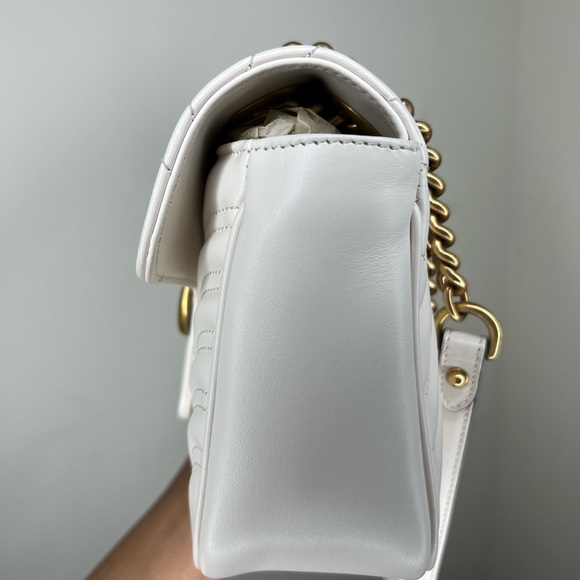 ✨SOLD✨ White GG Marmont Small Matelassé Shoulder Bag - Picture 7 of 15